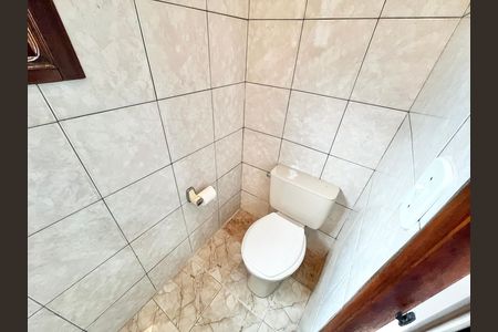 Casa para alugar com 120m², 2 quartos e 2 vagas Casa para alugar com 120m², 2 quartos e 2 vagasEdícula Banheiro