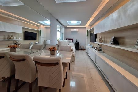 Sala de apartamento à venda com 2 quartos, 79m² em Icaraí, Niterói