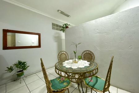 Apartamento à venda com 112m², 2 quartos e sem vaga Apartamento à venda com 112m², 2 quartos e sem vagaSala de Jantar