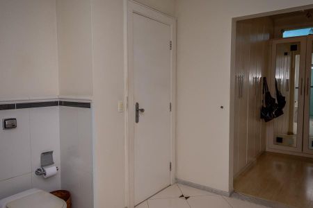 Casa para alugar com 283m², 3 quartos e 3 vagasBanheiro Suíte 2