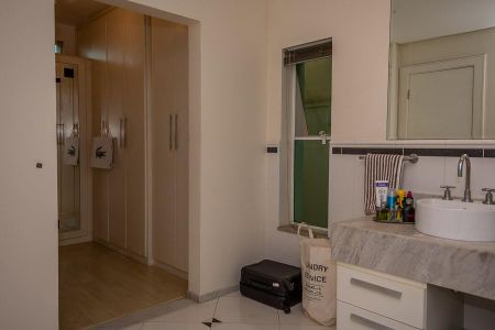Casa para alugar com 283m², 3 quartos e 3 vagasBanheiro Suíte 2