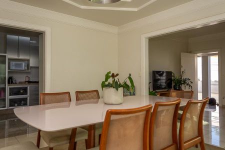 Casa para alugar com 283m², 3 quartos e 3 vagasSala