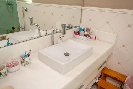 Casa para alugar com 283m², 3 quartos e 3 vagasBanheiro Suíte 1