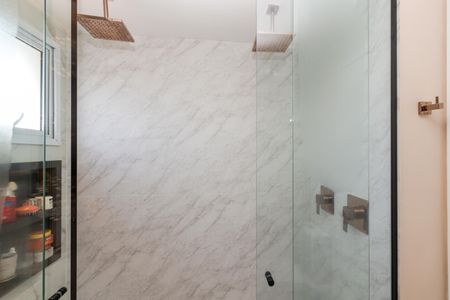 Apartamento para alugar com 151m², 3 quartos e 3 vagas Apartamento para alugar com 151m², 3 quartos e 3 vagasBanheiro da Suíte 1