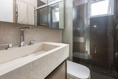 Apartamento para alugar com 151m², 3 quartos e 3 vagas Apartamento para alugar com 151m², 3 quartos e 3 vagasBanheiro da Suíte 2