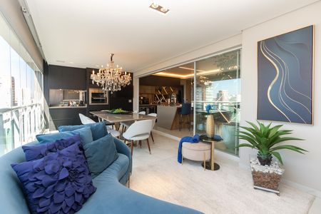 Apartamento para alugar com 151m², 3 quartos e 3 vagas Apartamento para alugar com 151m², 3 quartos e 3 vagasVaranda