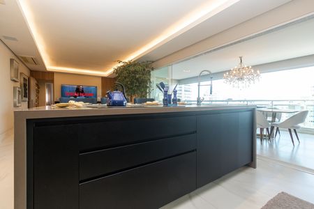 Apartamento para alugar com 151m², 3 quartos e 3 vagas Apartamento para alugar com 151m², 3 quartos e 3 vagasCozinha