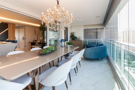 Apartamento para alugar com 151m², 3 quartos e 3 vagas Apartamento para alugar com 151m², 3 quartos e 3 vagasVaranda