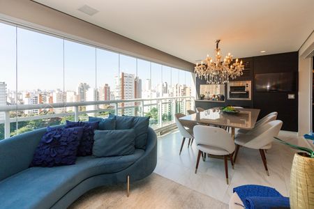 Apartamento para alugar com 151m², 3 quartos e 3 vagas Apartamento para alugar com 151m², 3 quartos e 3 vagasVaranda