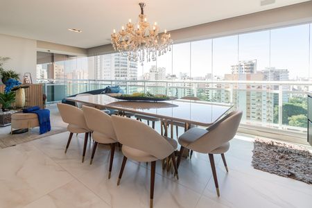 Apartamento para alugar com 151m², 3 quartos e 3 vagas Apartamento para alugar com 151m², 3 quartos e 3 vagasVaranda