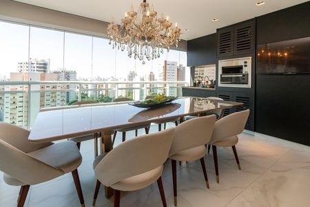 Apartamento para alugar com 151m², 3 quartos e 3 vagas Apartamento para alugar com 151m², 3 quartos e 3 vagasVaranda