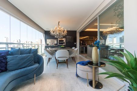 Apartamento para alugar com 151m², 3 quartos e 3 vagas Apartamento para alugar com 151m², 3 quartos e 3 vagasVaranda