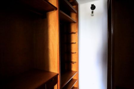 Apartamento para alugar com 97m², 3 quartos e 1 vaga Apartamento para alugar com 97m², 3 quartos e 1 vagaCloset da suíte