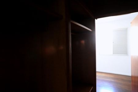 Apartamento para alugar com 97m², 3 quartos e 1 vaga Apartamento para alugar com 97m², 3 quartos e 1 vagaCloset da suíte