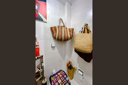 Apartamento à venda com 78m², 3 quartos e sem vaga Apartamento à venda com 78m², 3 quartos e sem vagaBanheiro de serviço
