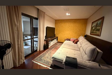 Apartamento à venda com 240m², 4 quartos e 4 vagas Apartamento à venda com 240m², 4 quartos e 4 vagasQuarto