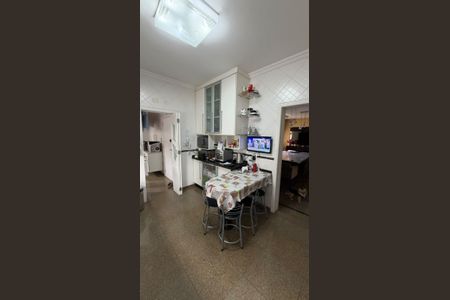 Apartamento à venda com 240m², 4 quartos e 4 vagas Apartamento à venda com 240m², 4 quartos e 4 vagasCozinha