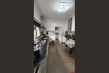 Apartamento à venda com 240m², 4 quartos e 4 vagas Apartamento à venda com 240m², 4 quartos e 4 vagasCozinha