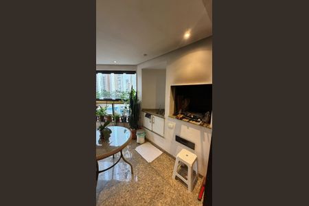 Apartamento à venda com 240m², 4 quartos e 4 vagas Apartamento à venda com 240m², 4 quartos e 4 vagasChurrasqueira