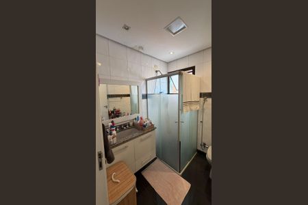 Apartamento à venda com 240m², 4 quartos e 4 vagas Apartamento à venda com 240m², 4 quartos e 4 vagasBanheiro