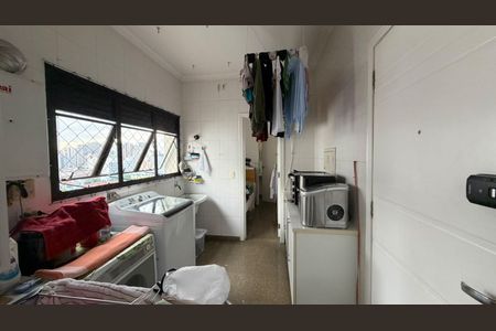 Apartamento à venda com 240m², 4 quartos e 4 vagas Apartamento à venda com 240m², 4 quartos e 4 vagasÁrea de Serviço