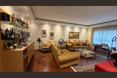 Apartamento à venda com 240m², 4 quartos e 4 vagas Apartamento à venda com 240m², 4 quartos e 4 vagasSala