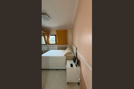Apartamento à venda com 240m², 4 quartos e 4 vagas Apartamento à venda com 240m², 4 quartos e 4 vagasQuarto