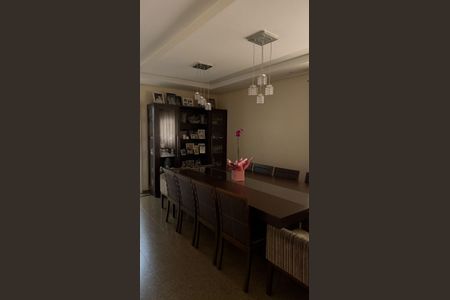 Apartamento à venda com 240m², 4 quartos e 4 vagas Apartamento à venda com 240m², 4 quartos e 4 vagasSala de Jantar