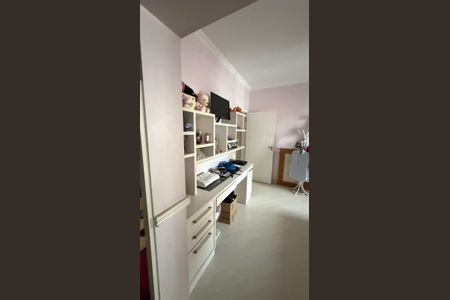 Apartamento à venda com 240m², 4 quartos e 4 vagas Apartamento à venda com 240m², 4 quartos e 4 vagasQuarto
