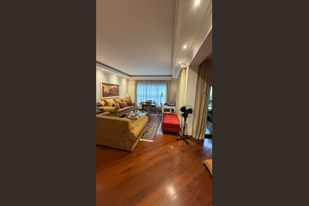 Apartamento à venda com 240m², 4 quartos e 4 vagas Apartamento à venda com 240m², 4 quartos e 4 vagasSala