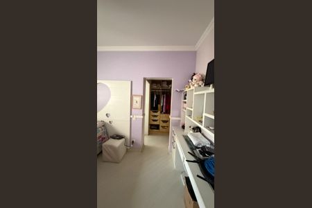 Apartamento à venda com 240m², 4 quartos e 4 vagas Apartamento à venda com 240m², 4 quartos e 4 vagasQuarto