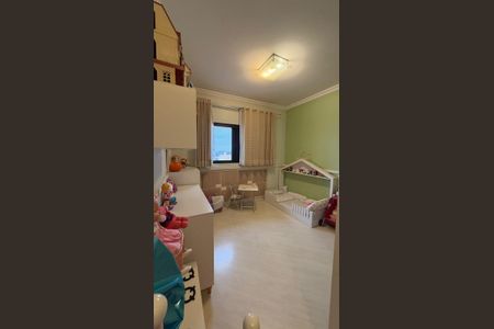 Apartamento à venda com 240m², 4 quartos e 4 vagas Apartamento à venda com 240m², 4 quartos e 4 vagasQuarto