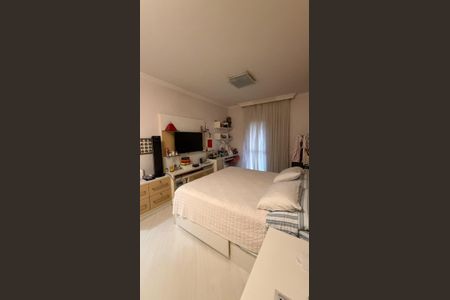 Apartamento à venda com 240m², 4 quartos e 4 vagas Apartamento à venda com 240m², 4 quartos e 4 vagasQuarto