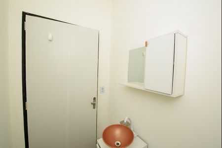 Banheiro de apartamento à venda com 4 quartos, 102m² em Jardim Riacho das Pedras, Contagem