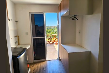 Área de serviço de casa de condomínio para alugar com 2 quartos, 84m² em Balneário Tropical, Paulínia