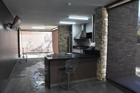 Casa de condomínio para alugar com 322m², 4 quartos e 4 vagas Casa de condomínio para alugar com 322m², 4 quartos e 4 vagasChurrasqueira