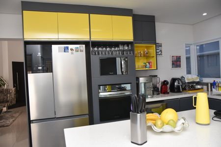Casa de condomínio para alugar com 322m², 4 quartos e 4 vagas Casa de condomínio para alugar com 322m², 4 quartos e 4 vagasCozinha - Armários