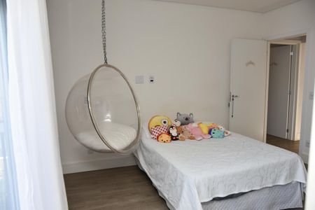 Casa de condomínio para alugar com 322m², 4 quartos e 4 vagas Casa de condomínio para alugar com 322m², 4 quartos e 4 vagasSuíte 2