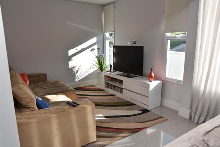 Casa de condomínio para alugar com 322m², 4 quartos e 4 vagas Casa de condomínio para alugar com 322m², 4 quartos e 4 vagassala de TV