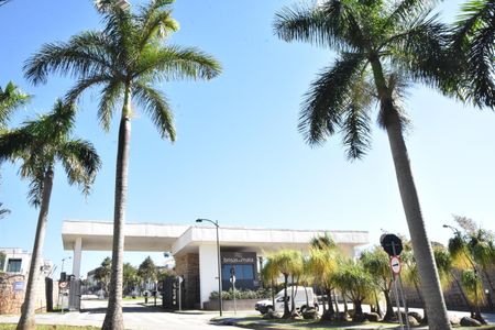 Casa de condomínio para alugar com 322m², 4 quartos e 4 vagas Casa de condomínio para alugar com 322m², 4 quartos e 4 vagasfachada do condominio