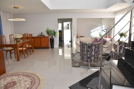 Sala 1 de casa de condomínio à venda com 4 quartos, 322m² em Gramadão, Jundiaí