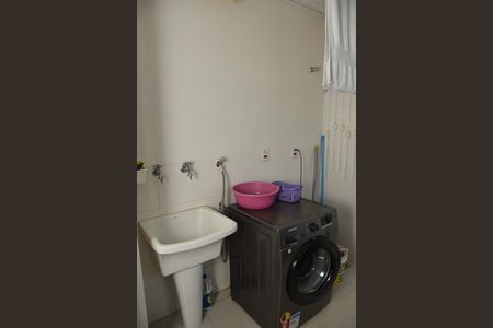 Casa de condomínio para alugar com 322m², 4 quartos e 4 vagas Casa de condomínio para alugar com 322m², 4 quartos e 4 vagasÁrea de Serviço