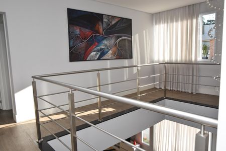 Casa de condomínio para alugar com 322m², 4 quartos e 4 vagas Casa de condomínio para alugar com 322m², 4 quartos e 4 vagasÁrea de circulação entre os quartos