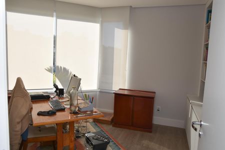 Casa de condomínio para alugar com 322m², 4 quartos e 4 vagas Casa de condomínio para alugar com 322m², 4 quartos e 4 vagasEscritório