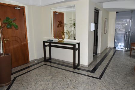 Hall de entrada de apartamento à venda com 3 quartos, 135m² em Anhangabaú, Jundiaí