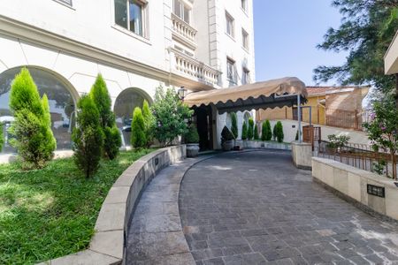 Entrada de apartamento à venda com 2 quartos, 75m² em Indianópolis, São Paulo
