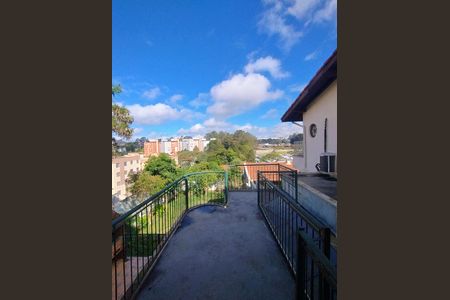 Casa de condomínio à venda com 350m², 3 quartos e 2 vagas Casa de condomínio à venda com 350m², 3 quartos e 2 vagasQuarto 2 Sacada