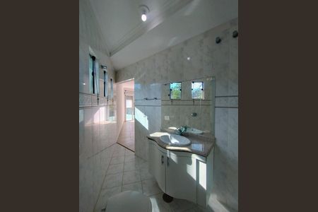 Casa de condomínio à venda com 350m², 3 quartos e 2 vagas Casa de condomínio à venda com 350m², 3 quartos e 2 vagasQuarto 1 - Suíte Banheiro