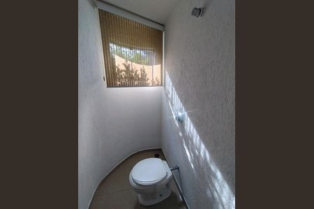 Casa de condomínio à venda com 350m², 3 quartos e 2 vagas Casa de condomínio à venda com 350m², 3 quartos e 2 vagasLavabo