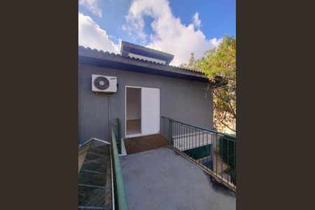Casa de condomínio à venda com 350m², 3 quartos e 2 vagas Casa de condomínio à venda com 350m², 3 quartos e 2 vagasQuarto 2 sacada